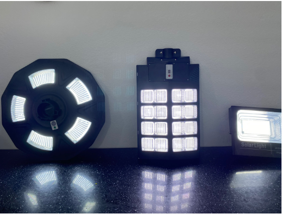 Lampadaire Solaire 500W IP67 – Ø60 cm | 6V Polycristallin | 6500K